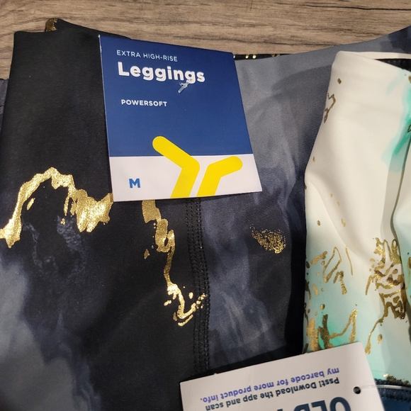 Old Navy Women's Workout Pants/Leggings- Set of 3 - Picture 4 of 7